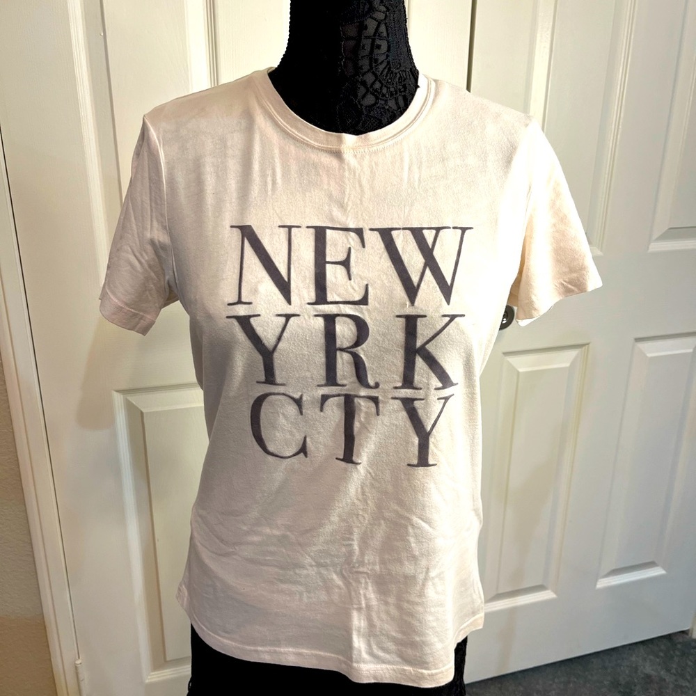Abercrombie & Fitch 100% Cotton t-shirt with New York on the front. Size S